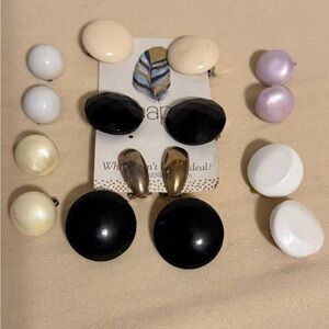 Estate Find. Lot 112 Elegant Black and Gold Earrings Set